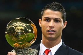 开云体育官方网站-范弗利特惊艳四座！雄鹿对阵公牛，他如何用平凡定义伟大？