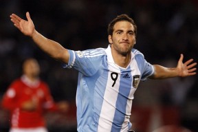 开云体育2026-恩比德欧冠半决赛接管比赛，当费城精神注入欧洲战场