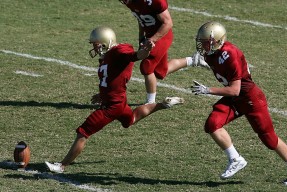 开云官网-莱万连续得分拉开差距，玻利维亚压制塞维利亚，足球世界的地缘政治寓言