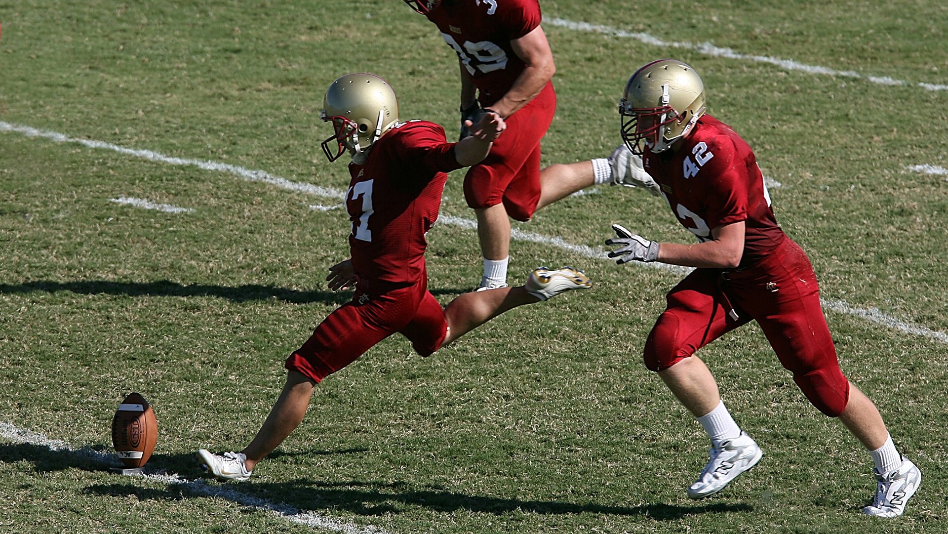 年度焦点之战之夜，皮克统治全场